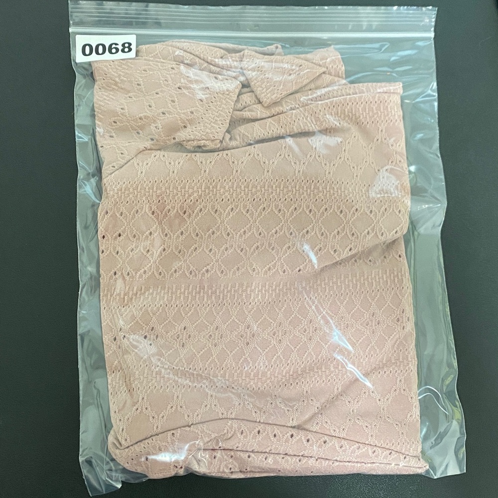 XXL Women's Top in Dusty Pink Eyelet Design - Picture 6 of 6